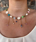 Collar Tesoro con piedras naturales multicolor y colgantes de cristal